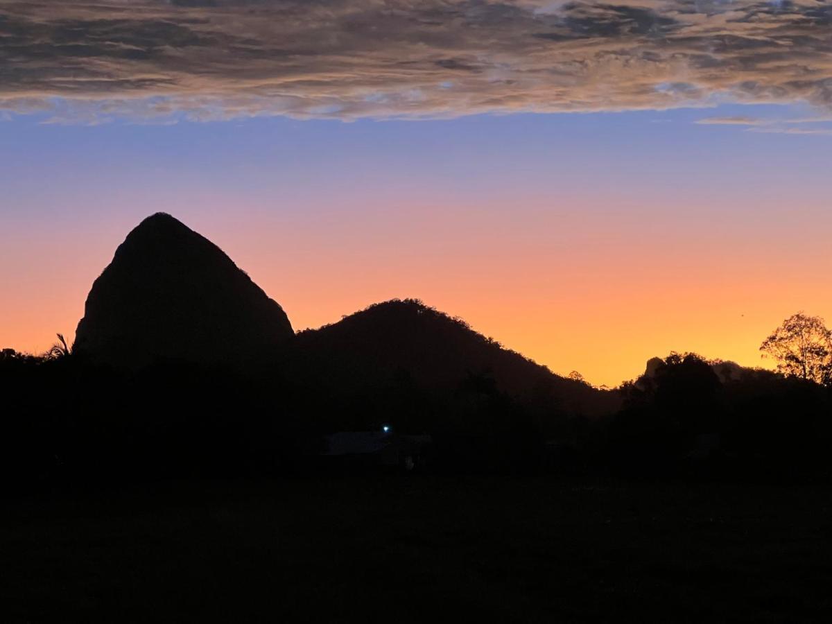 Ark Accommodation Glass House Mountains Exterior photo